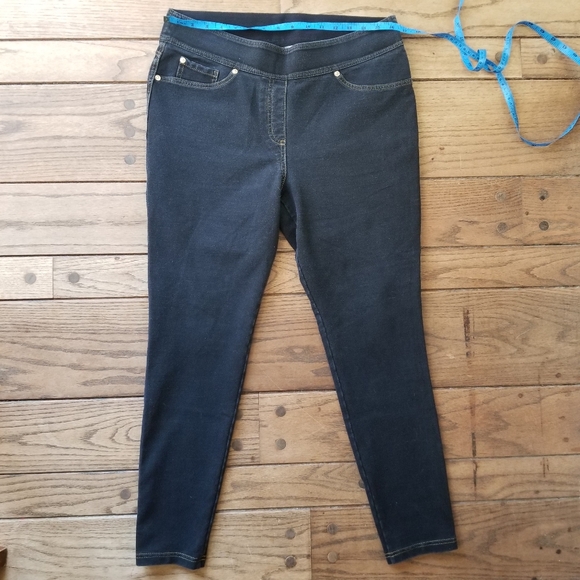 Nygard jeggings black denim with fade with size large 14/16 EUC brown stitching - Picture 5 of 5